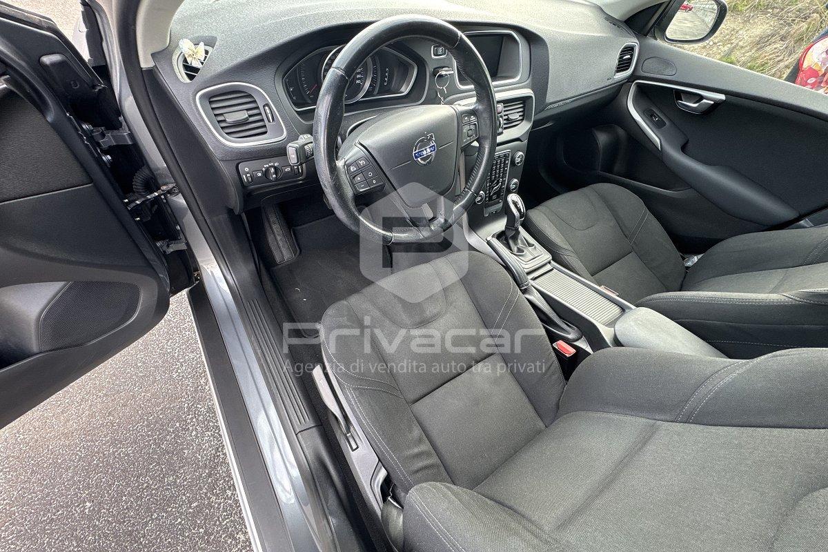 VOLVO V40 Cross Country D2 Geartronic Momentum