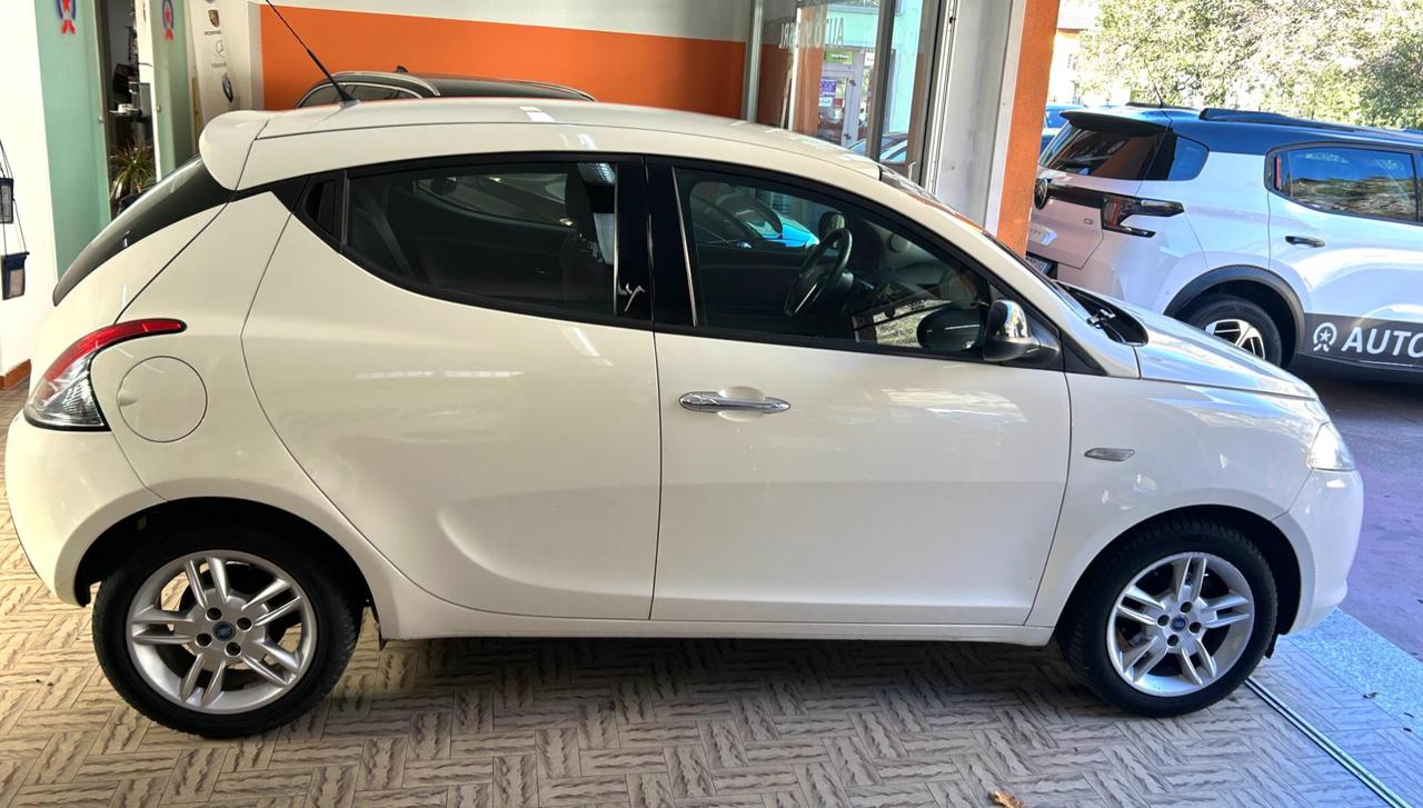 Lancia Ypsilon 5 Porte Ypsilon 1.2 8v Silver s&s 69cv