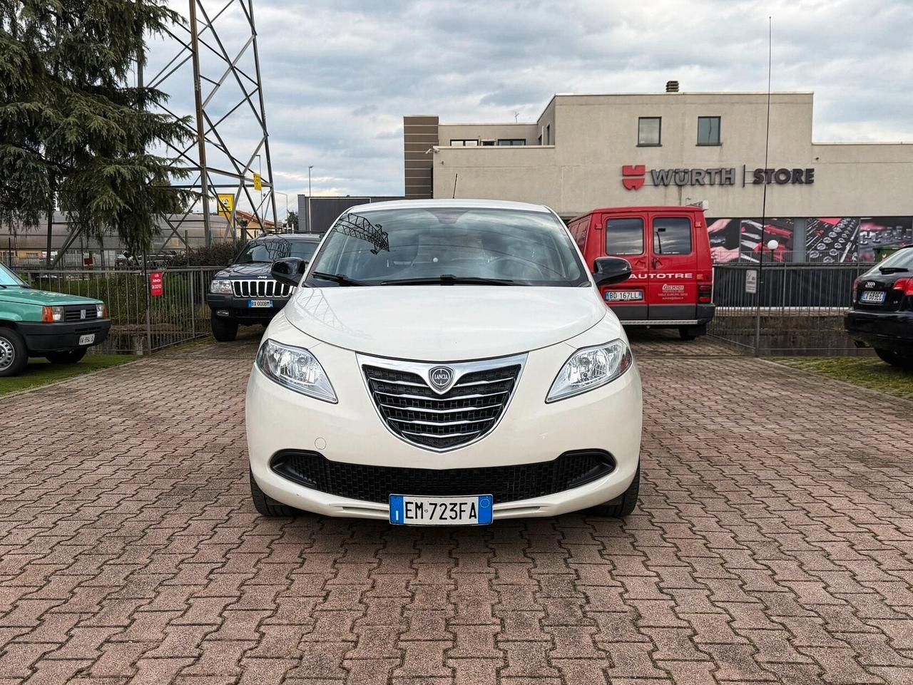 Lancia Ypsilon 1.2 69 CV 5 porte S&S OK NEOPATENTATI
