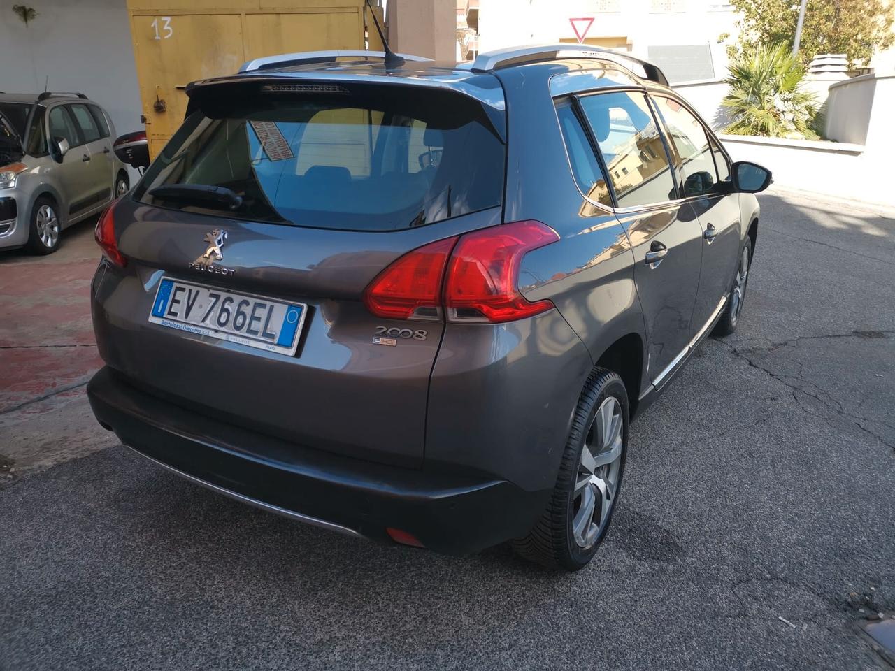 Peugeot 2008 1.6 e-HDi 115 CV Stop&Start Allure