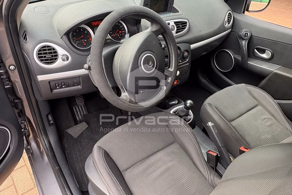 RENAULT Clio 1.2 16V 5 porte Dynamique