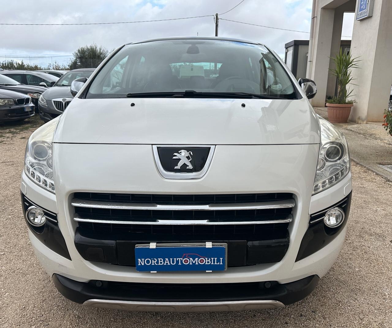 Peugeot 3008 HYbrid4 (Elettrica/Diesel) 2012 UniProp