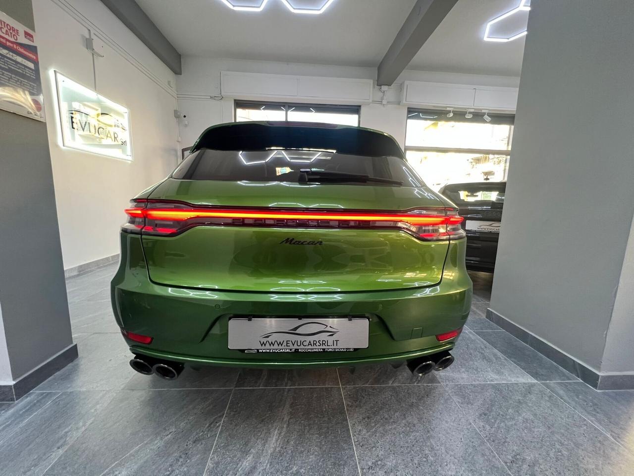 Porsche Macan 2.0 Python Green Iva Esposta