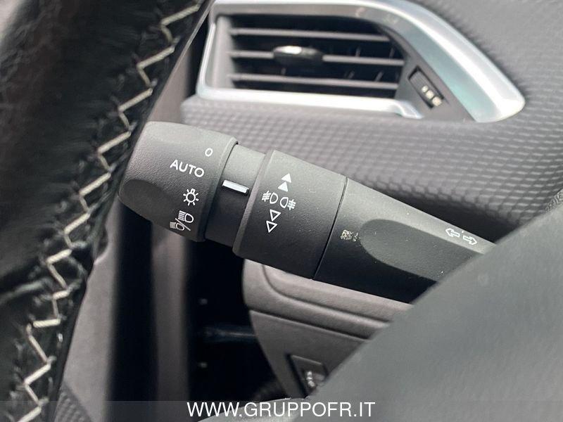 Peugeot 2008 BlueHDi 120 S&S Allure