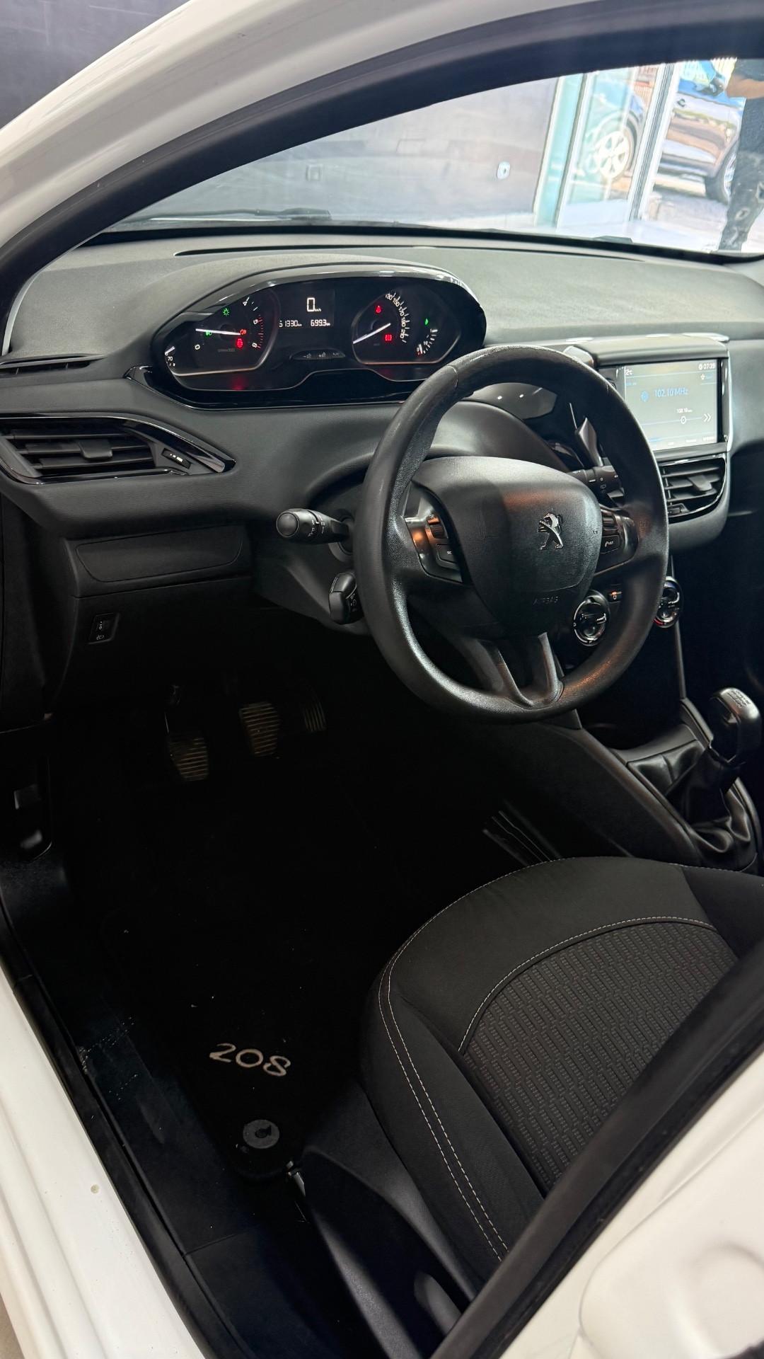 Peugeot 208 BlueHDi 75 5 porte Allure