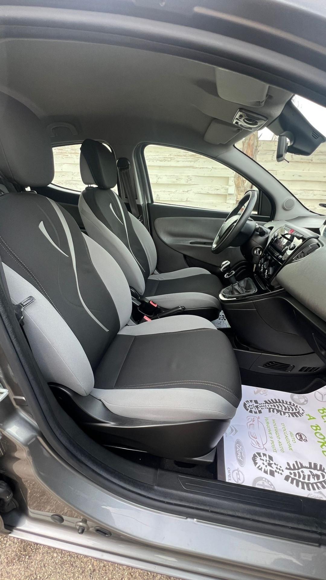 Lancia Ypsilon 5 porte Metano