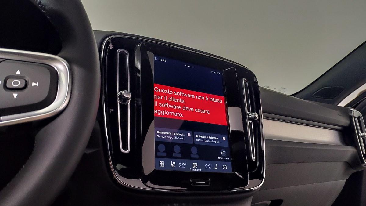 VOLVO Xc40 B3 Mild Hybrid Automatico Plus Dark
