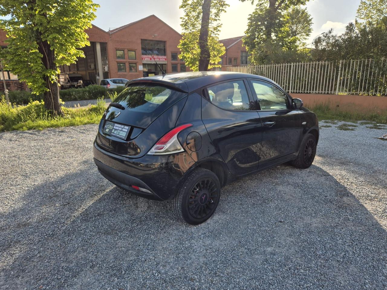 Lancia Ypsilon 0.9 TwinAir 85 CV 5 porte S&S DFN Gold