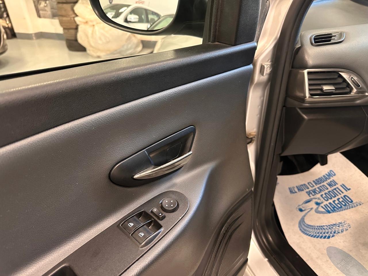 LANCIA YPSILON 1.2 BENZINA