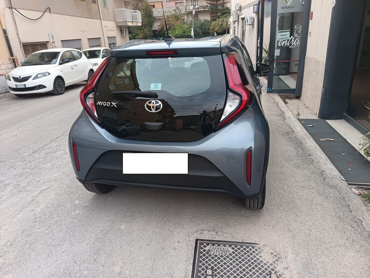 Toyota Aygo X 1.0-72 CV Active S-CVT Automatica