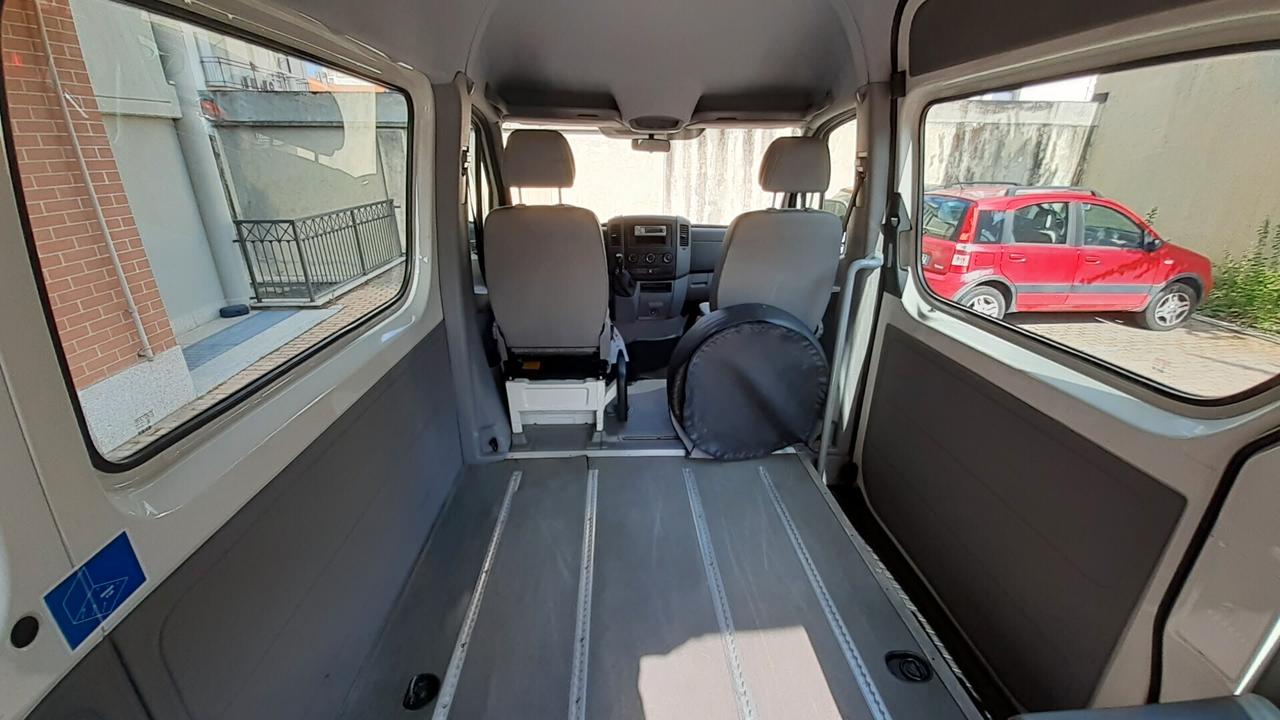 Volkswagen Crafter trasporto disabili doppia pedana tetto alto
