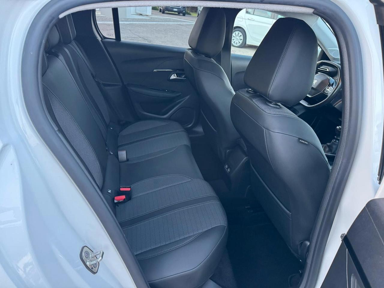 Peugeot 208 BlueHDi 100 Allure Navi Pack