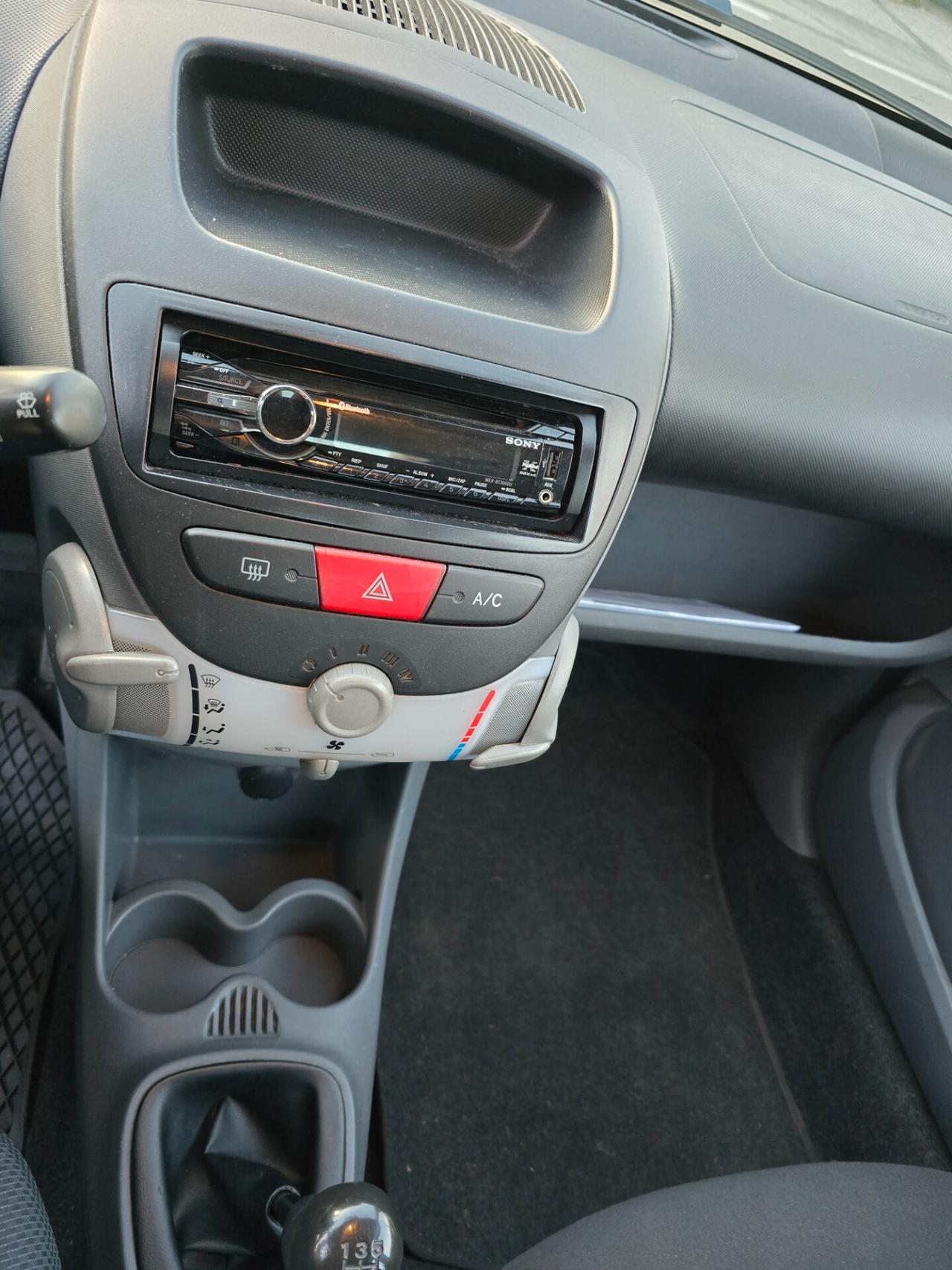 Toyota Aygo 1.0 12V VVT-i 5 porte Sol