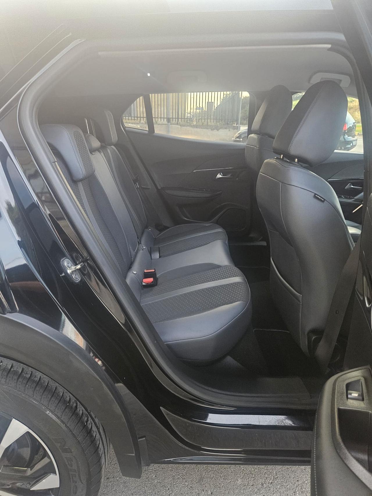 Peugeot 2008 1.5 bluehdi Allure 100cv FULL