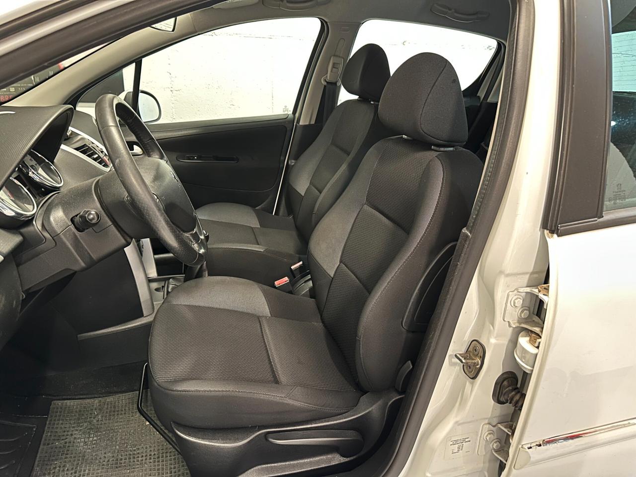 Peugeot 207 1.6 8V HDi 93CV 5p. Sweet Years
