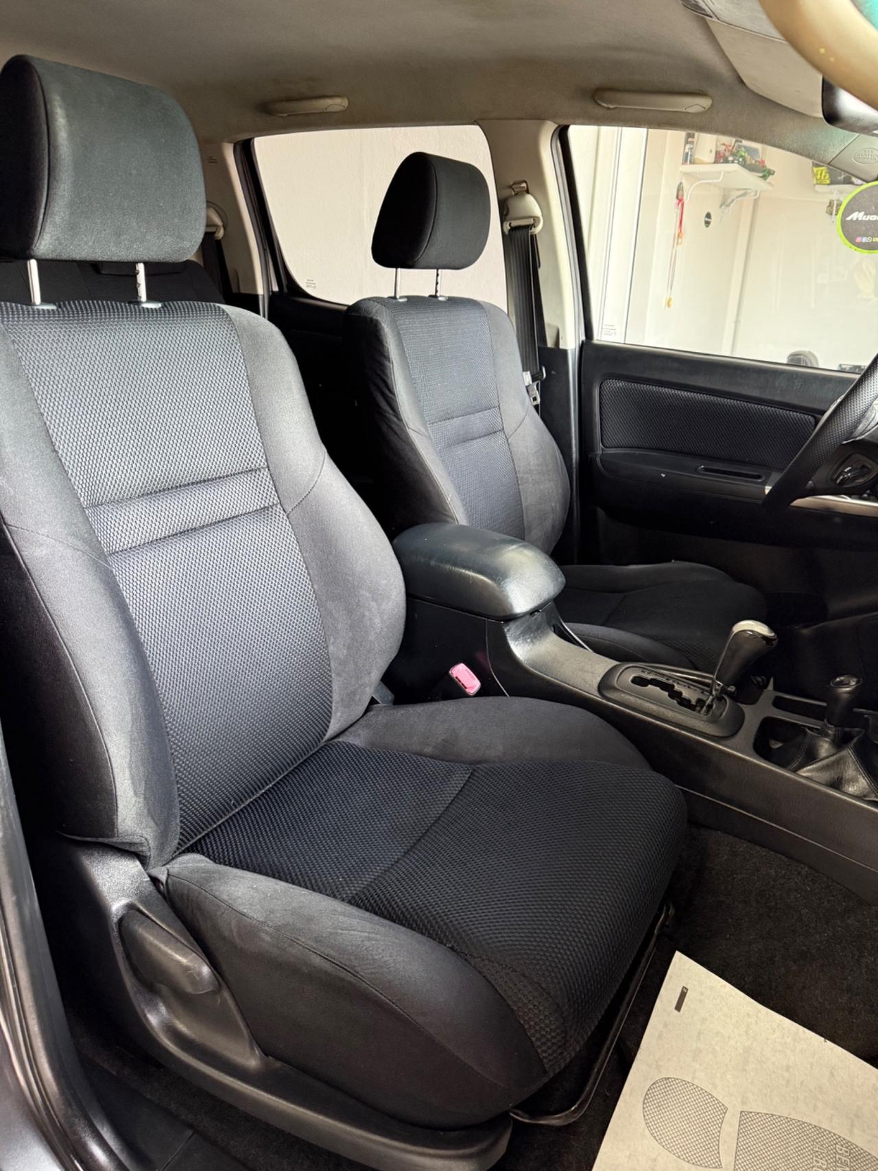 Toyota Hilux 3.0 D-4D aut.4WD 4p. DC Stylex