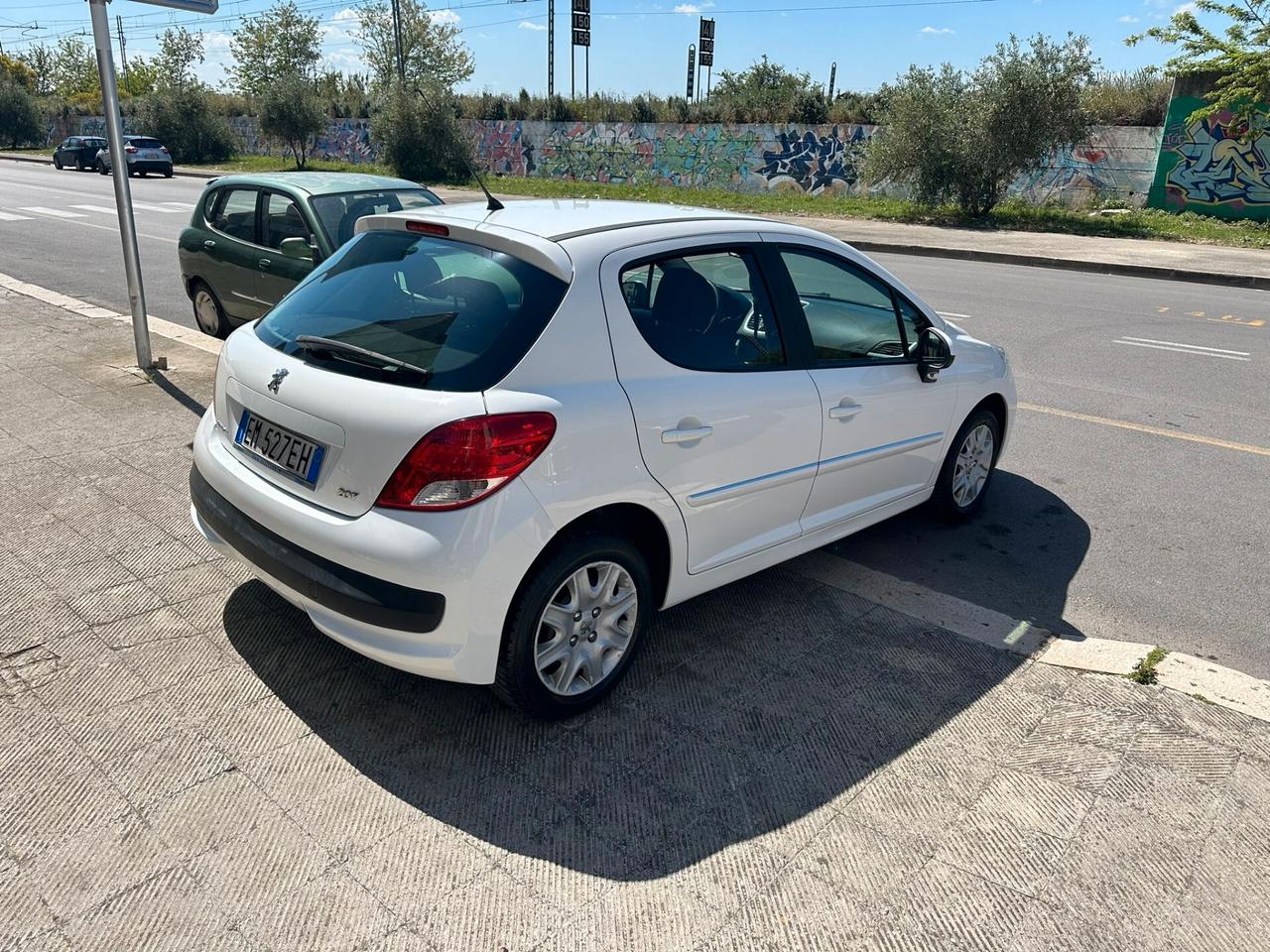 Peugeot 207 1.4 8V 75CV 5p. Energie