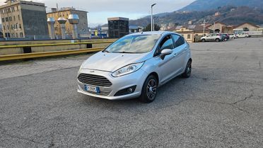 FORD FIESTA 1.5 TDCi VIGNALE – FINE 2018 – NEOPATENTATI – 110.000 KM Proponiamo in vendita Ford Fiesta 7ª serie Vignale, fine 2018, unico proprietario, tenuta in condizioni eccezionali. L’auto è stata curata come un bebè, mantenuta con estrema