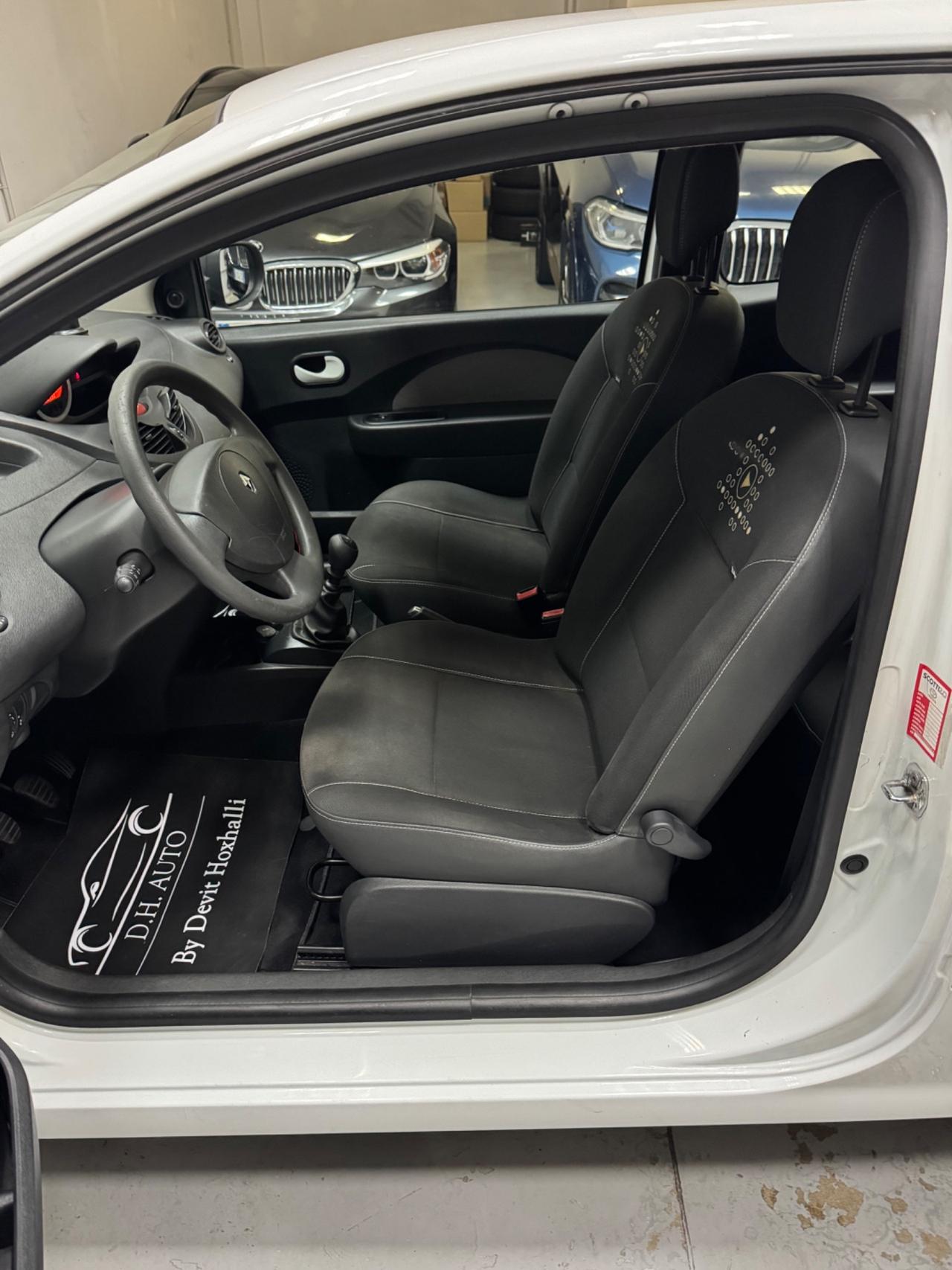 Renault Twingo 1.2 16V Live