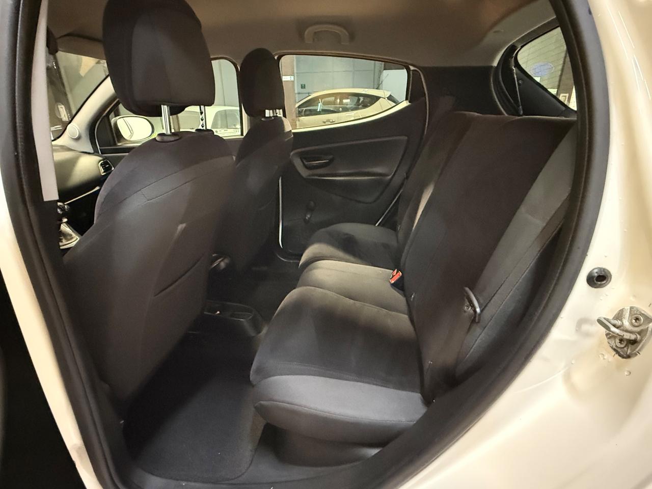 Lancia Ypsilon 0.9 TwinAir 85 CV 5 porte Metano Ecochic Gold