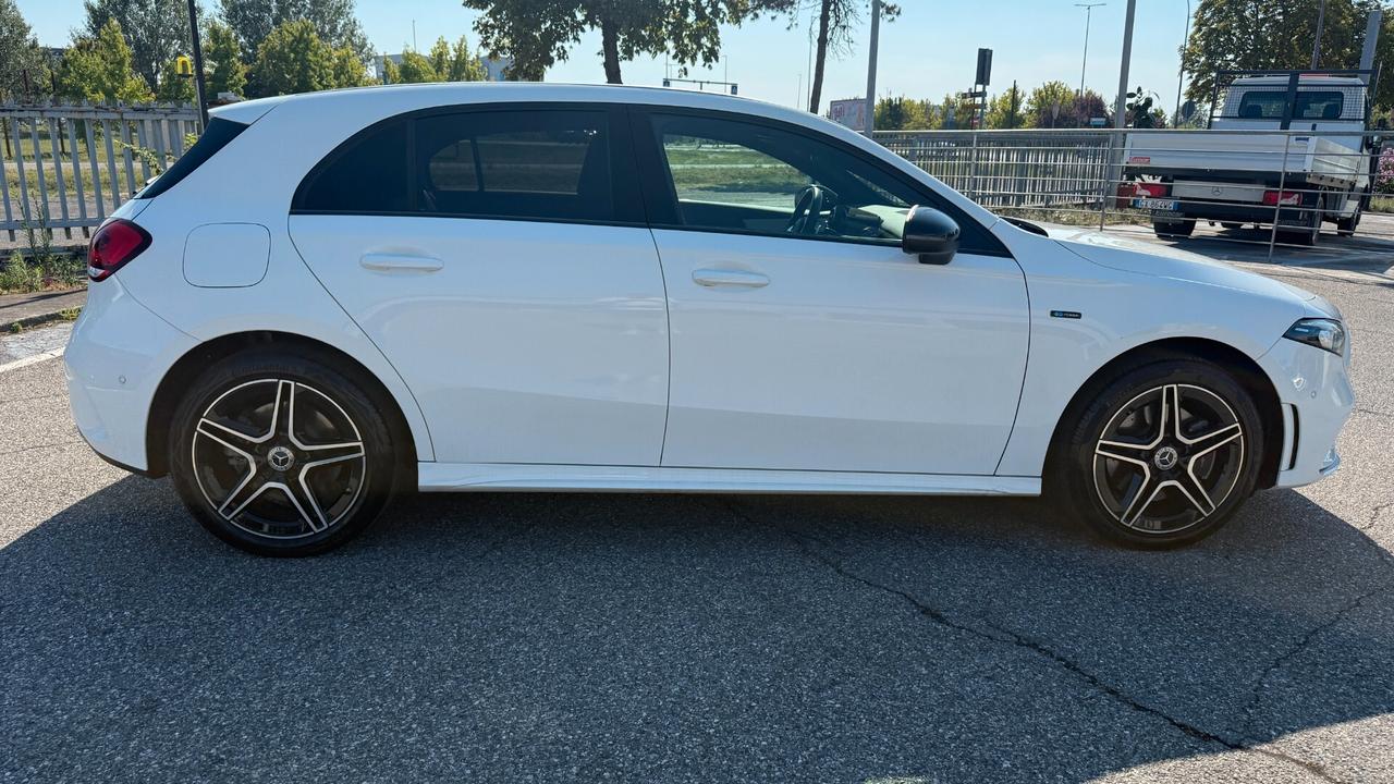 Mercedes-benz A 250 e Automatic EQ-Power Sport