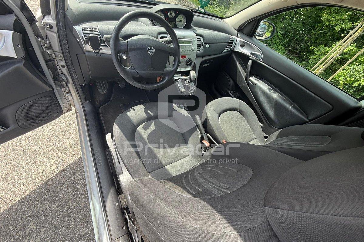LANCIA Ypsilon 1.2 69 CV Unyca