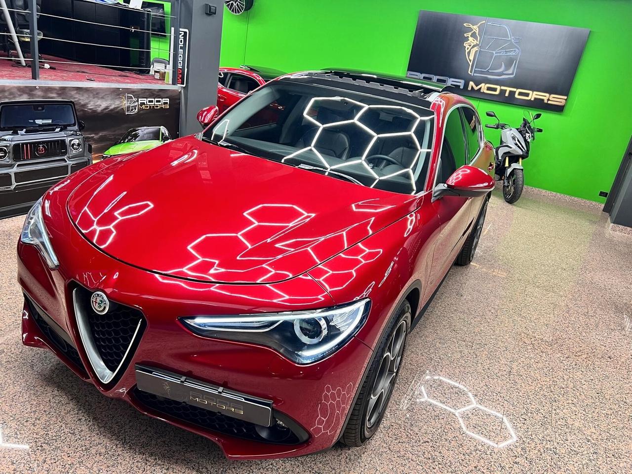 Alfa Romeo Stelvio 2.2 Turbodiesel 180 CV AT8 Q4 Executive red competition