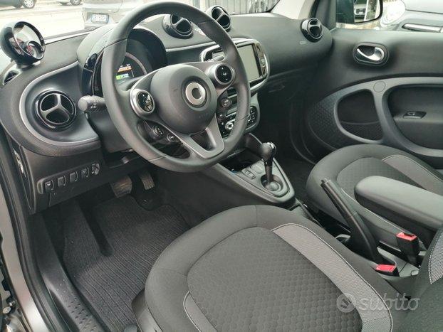 Smart fortwo coupe' eq 60kw passion