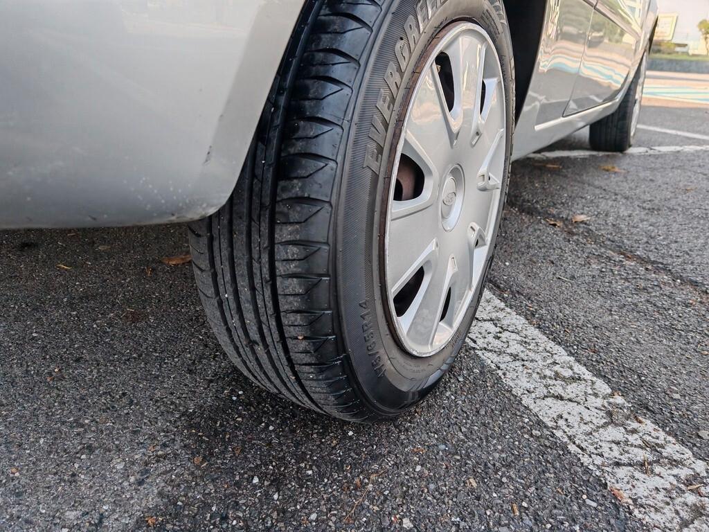 Ford Fiesta 1.4 diesel con 99.000 km