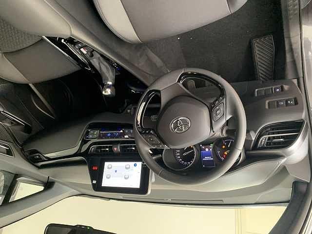 Toyota C-HR 2.0 Hybrid E-CVT Trend