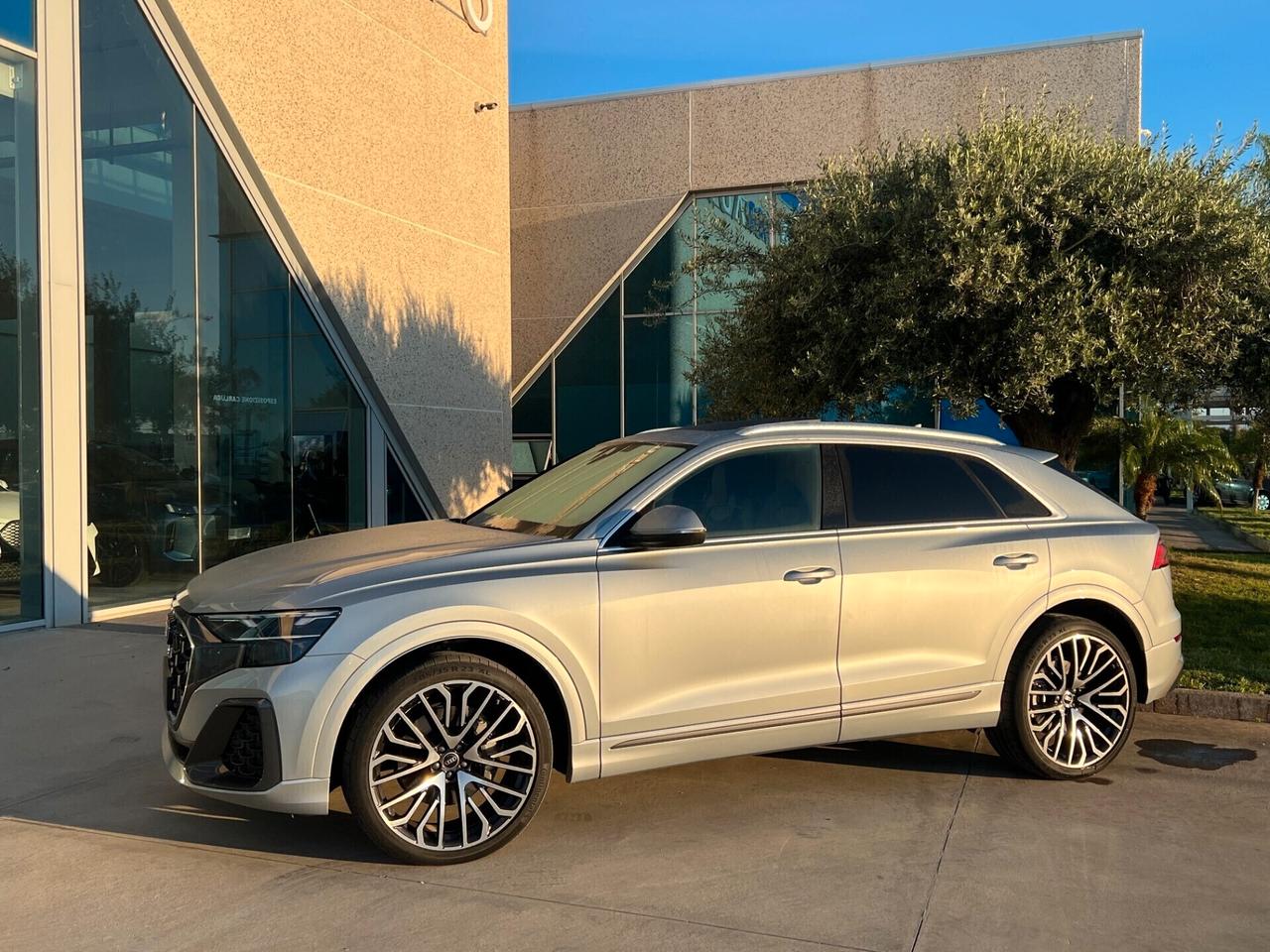 Audi Q8 Sline 3.0 mhev possibilità noleggio no scoring