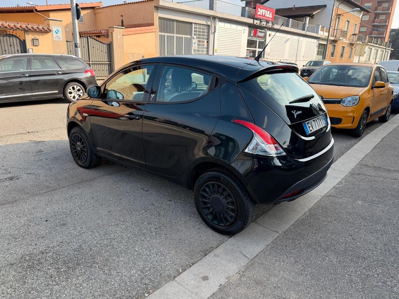Lancia Ypsilon 0.9 TwinAir 85 CV 5 porte GPL Ecochic Gold