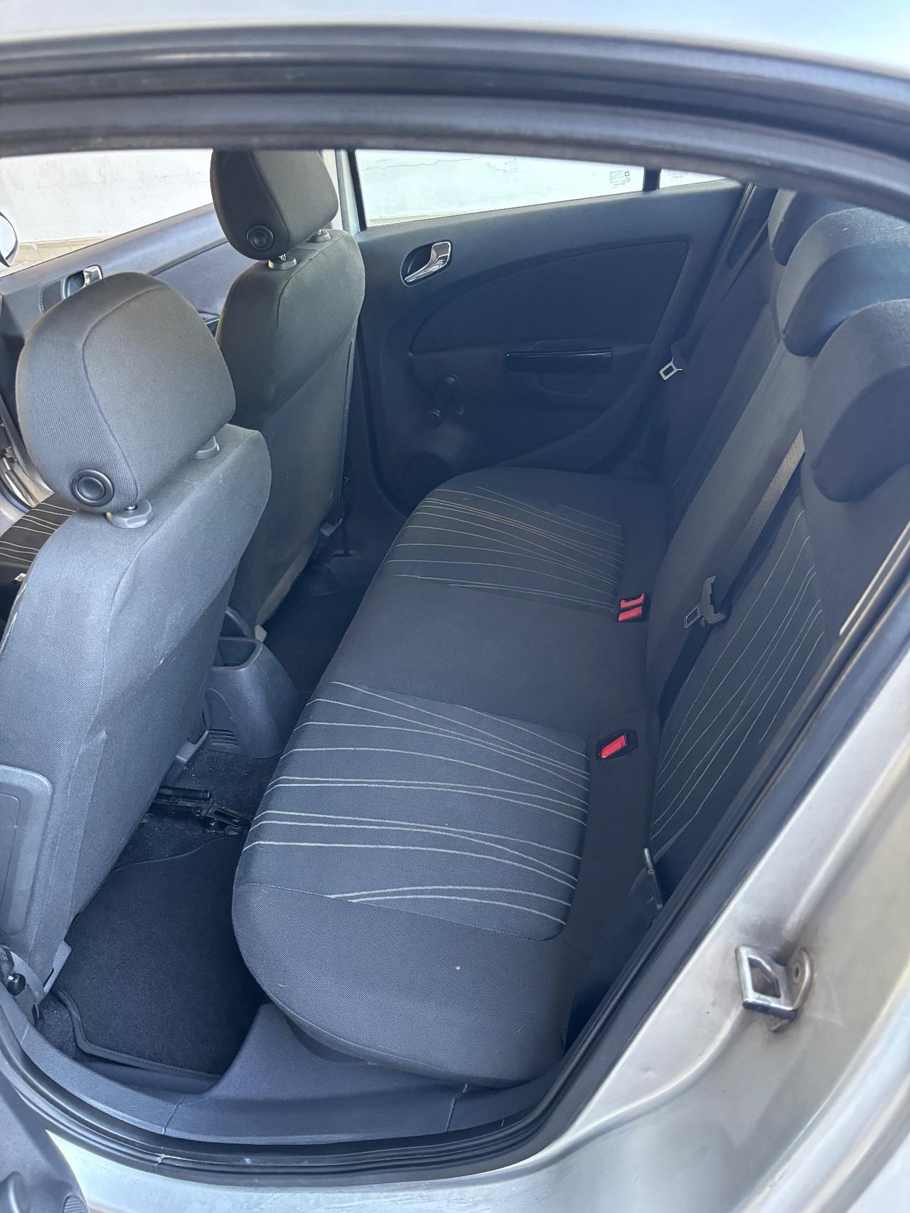 Opel Corsa 1.2 5 porte Easytronic Cosmo