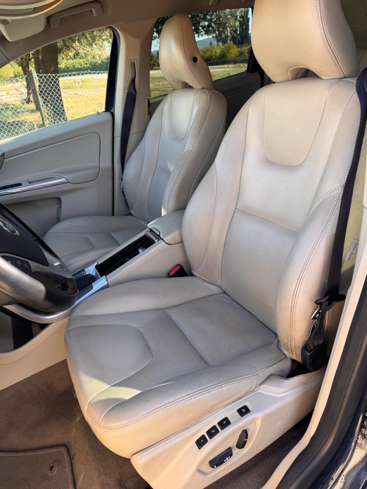 Volvo XC 60 XC60 D4 Geartronic R-design Momentum