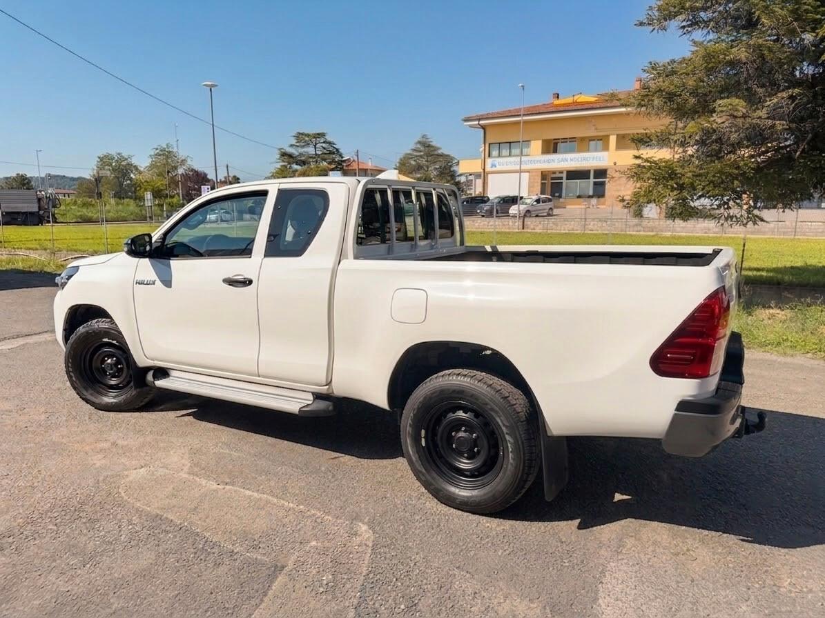 Toyota Hilux 2.4 D-4D 4WD 2 porte Extra Cab Comfort