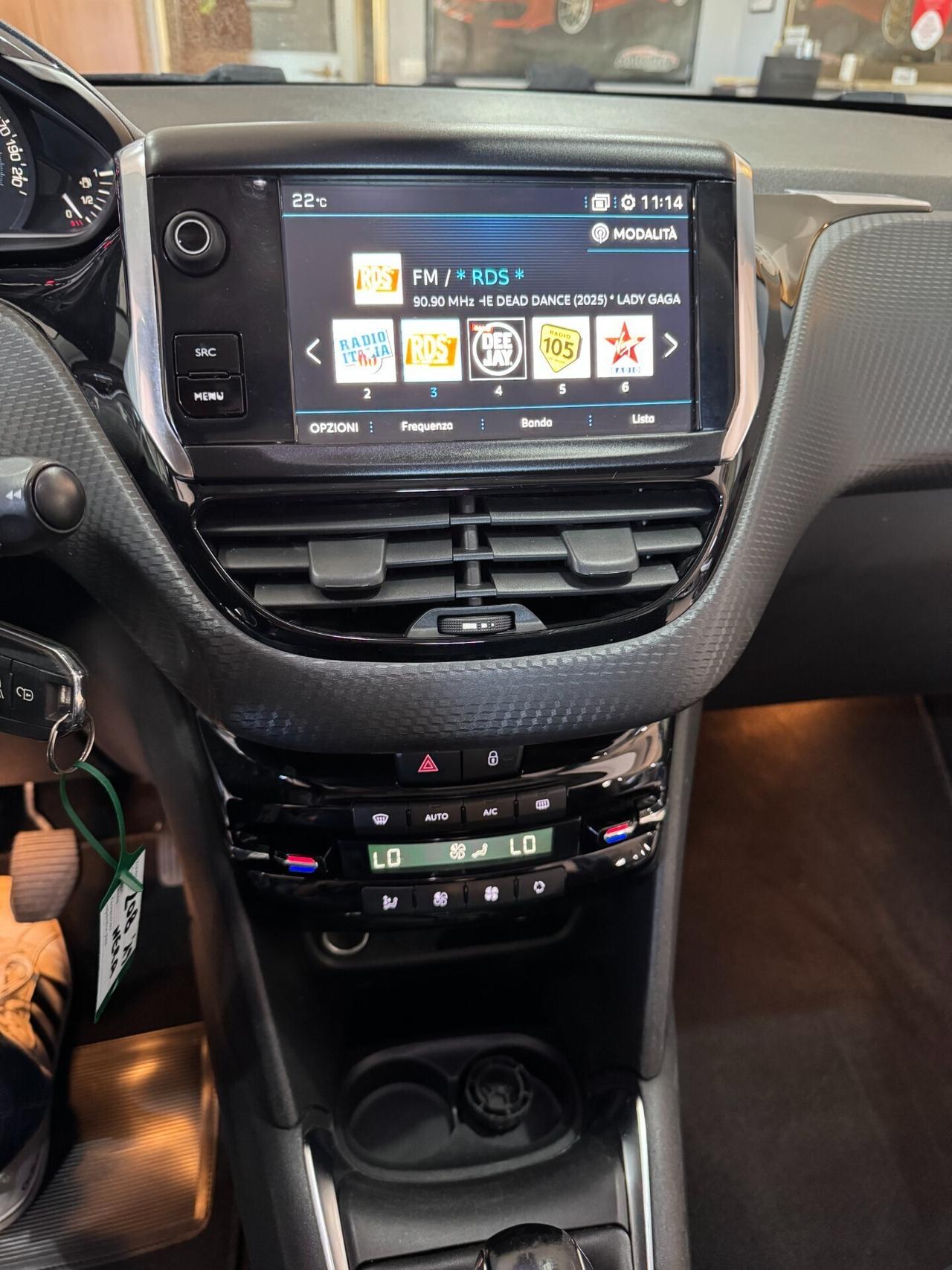 Peugeot 208 PureTech GPL 82 cv Allure NAVIGATORE-R