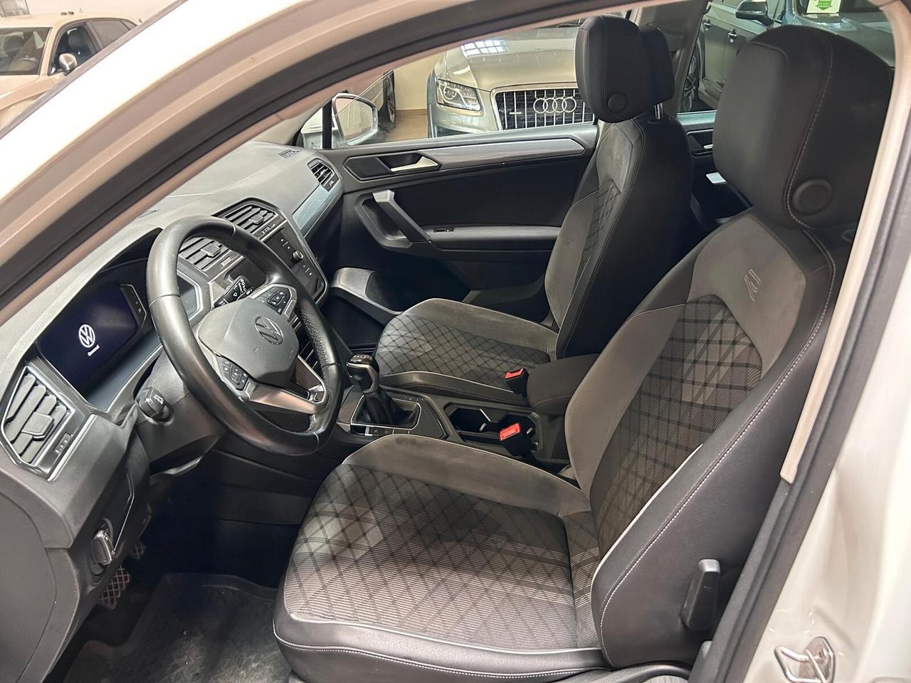 Volkswagen Tiguan 2.0 TDI 150CV SCR DSG 4MOTION R-Line