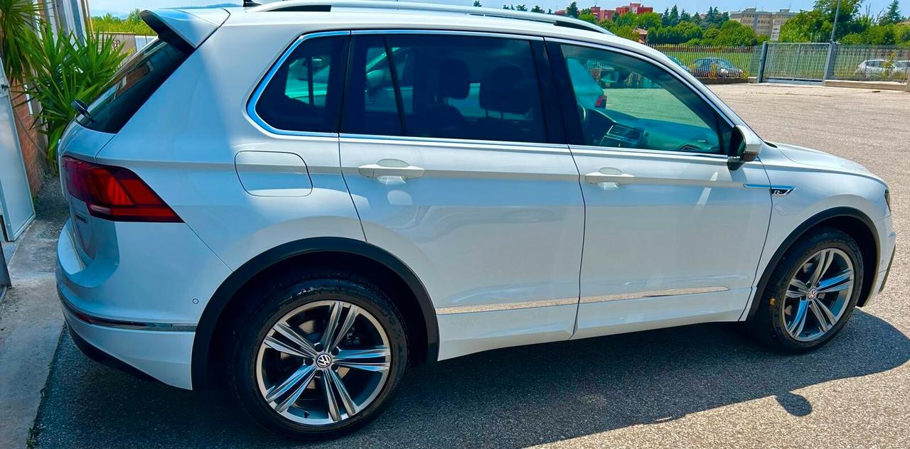Volkswagen Tiguan 2.0 TDI SCR DSG 4MOTION R-LINE