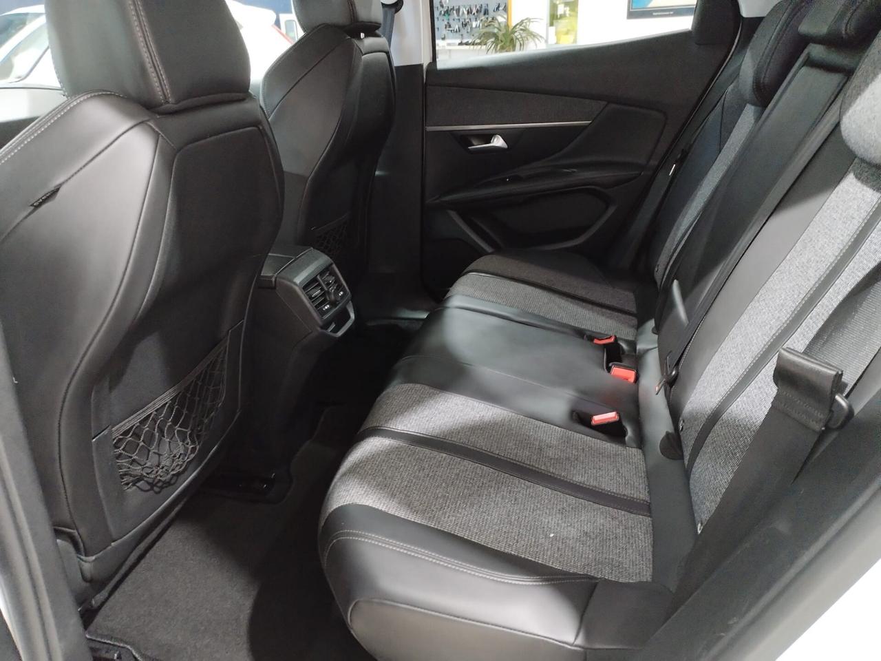 Peugeot 3008 BlueHDi 130 S&S Allure