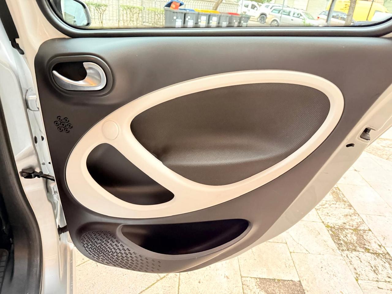 Smart ForFour 70 1.0 Passion 01/2016