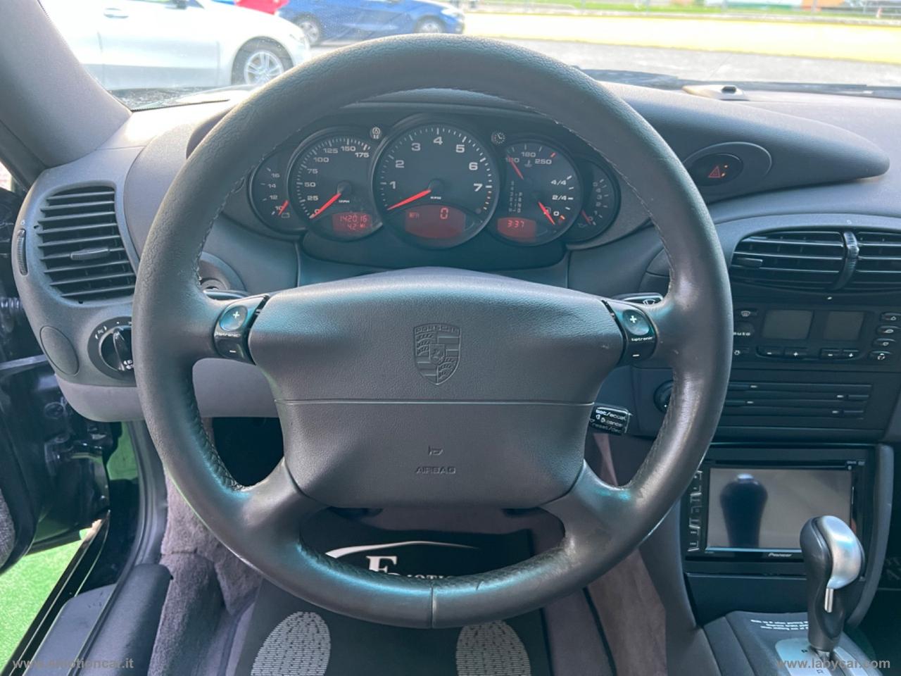 PORSCHE 911 Carrera Coupé - 1999