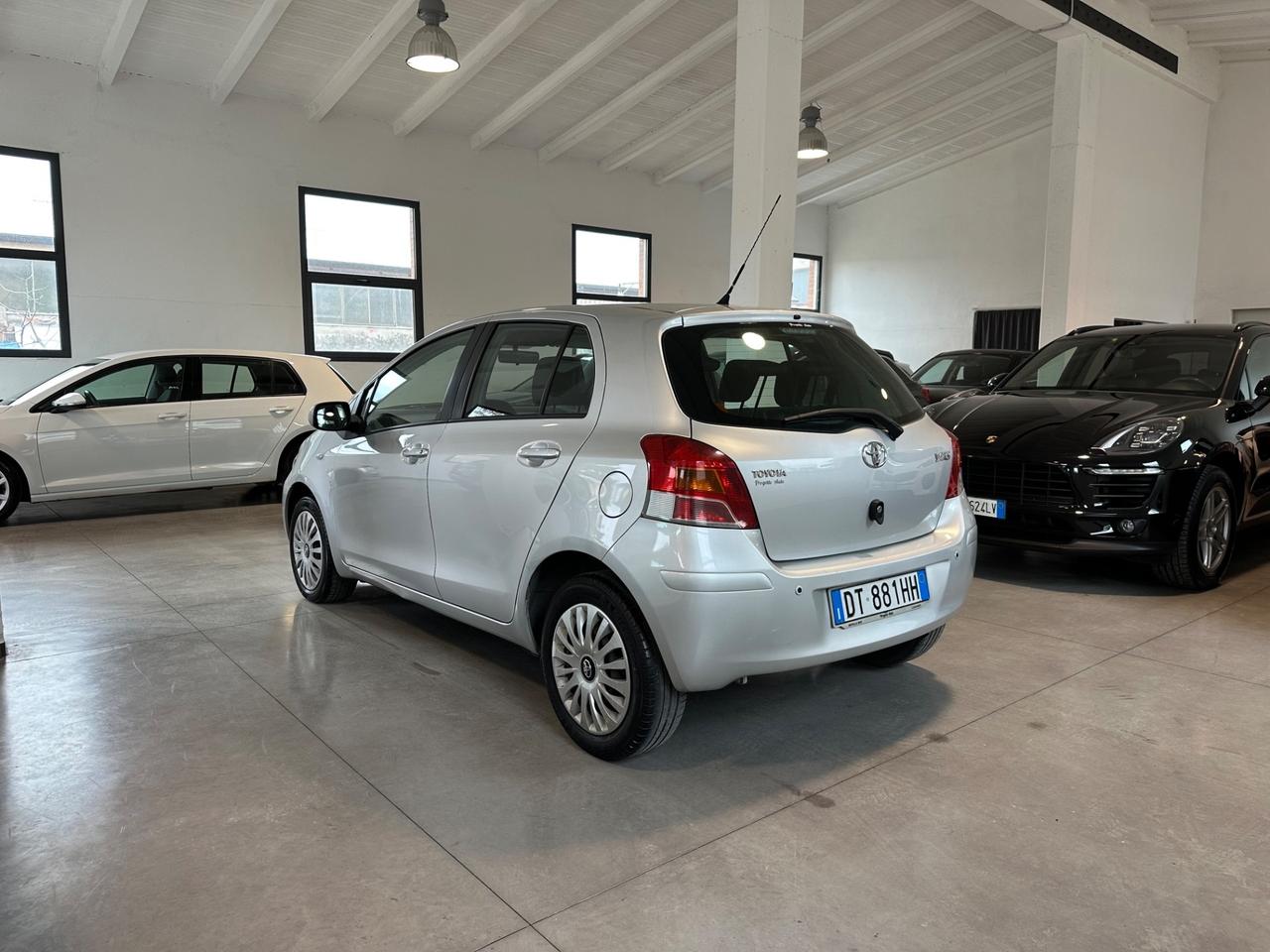 Toyota Yaris 1.0 5 porte Luxury pack