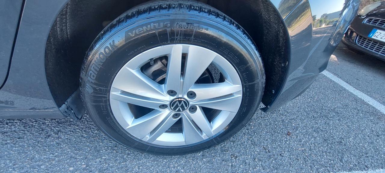 GOLF 8 DSG 2,0 DIESEL 115 CV STRAFULL NAVI LEGA TELEFONO CRUISE CAMBIO AUTOMATICO NUOVA