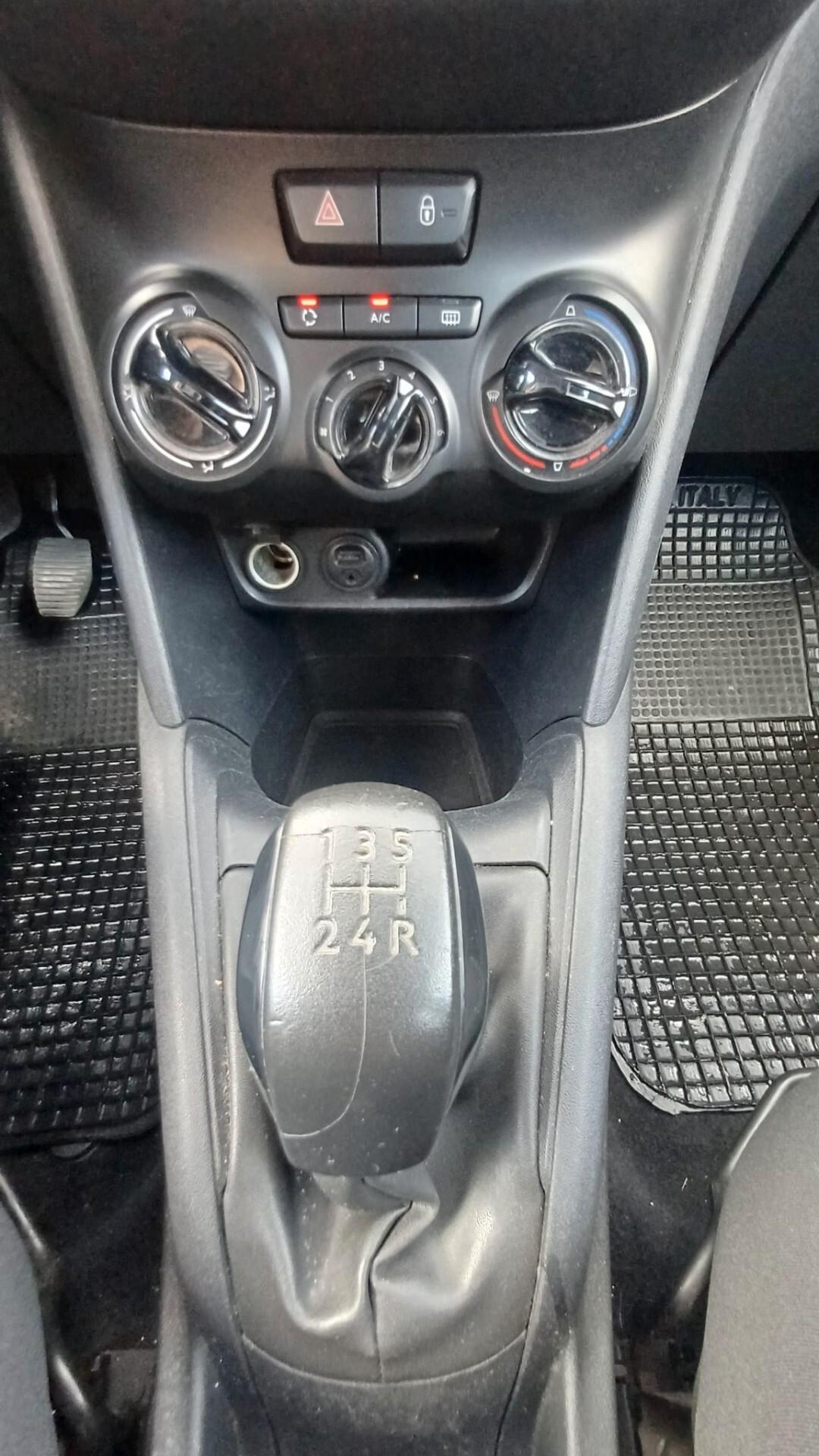 Peugeot 208 1.4 HDi 68 CV 5 porte Allure