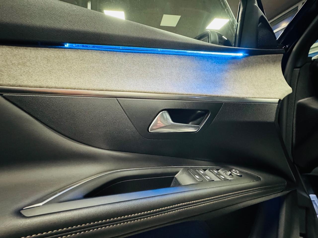 PEUGEOT 3008 MY2022 GTLINE TETTO APRIBILE 1.5 HDI130CV AT8