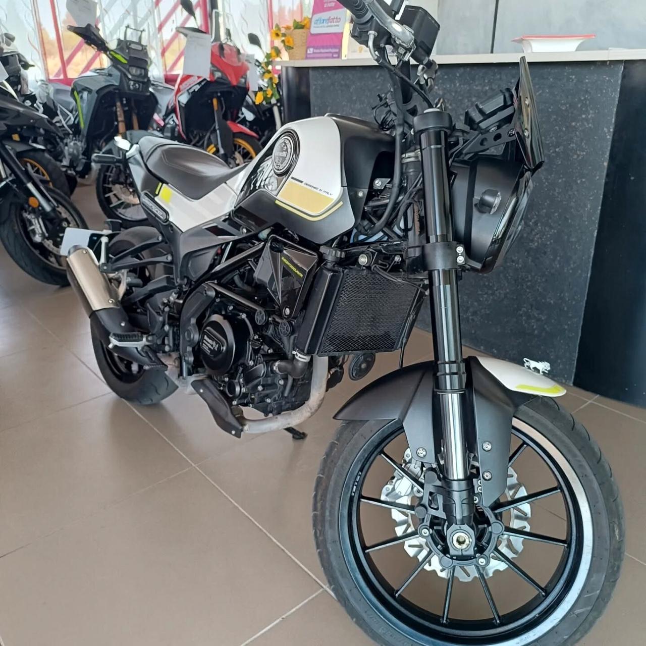 Benelli Leoncino 250 SOLI 1.990€