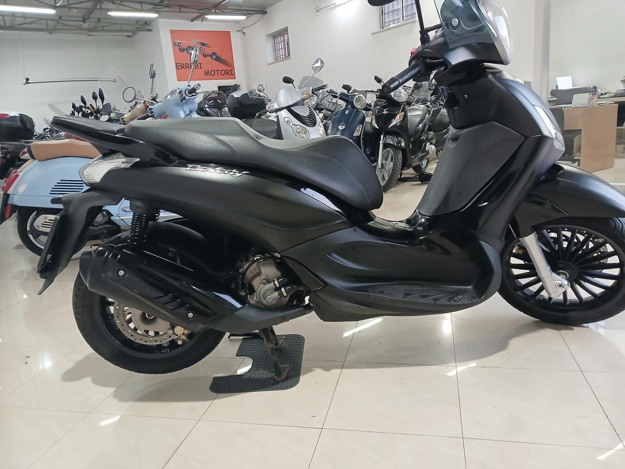 Piaggio Beverly 300 PARI AL NUOVO