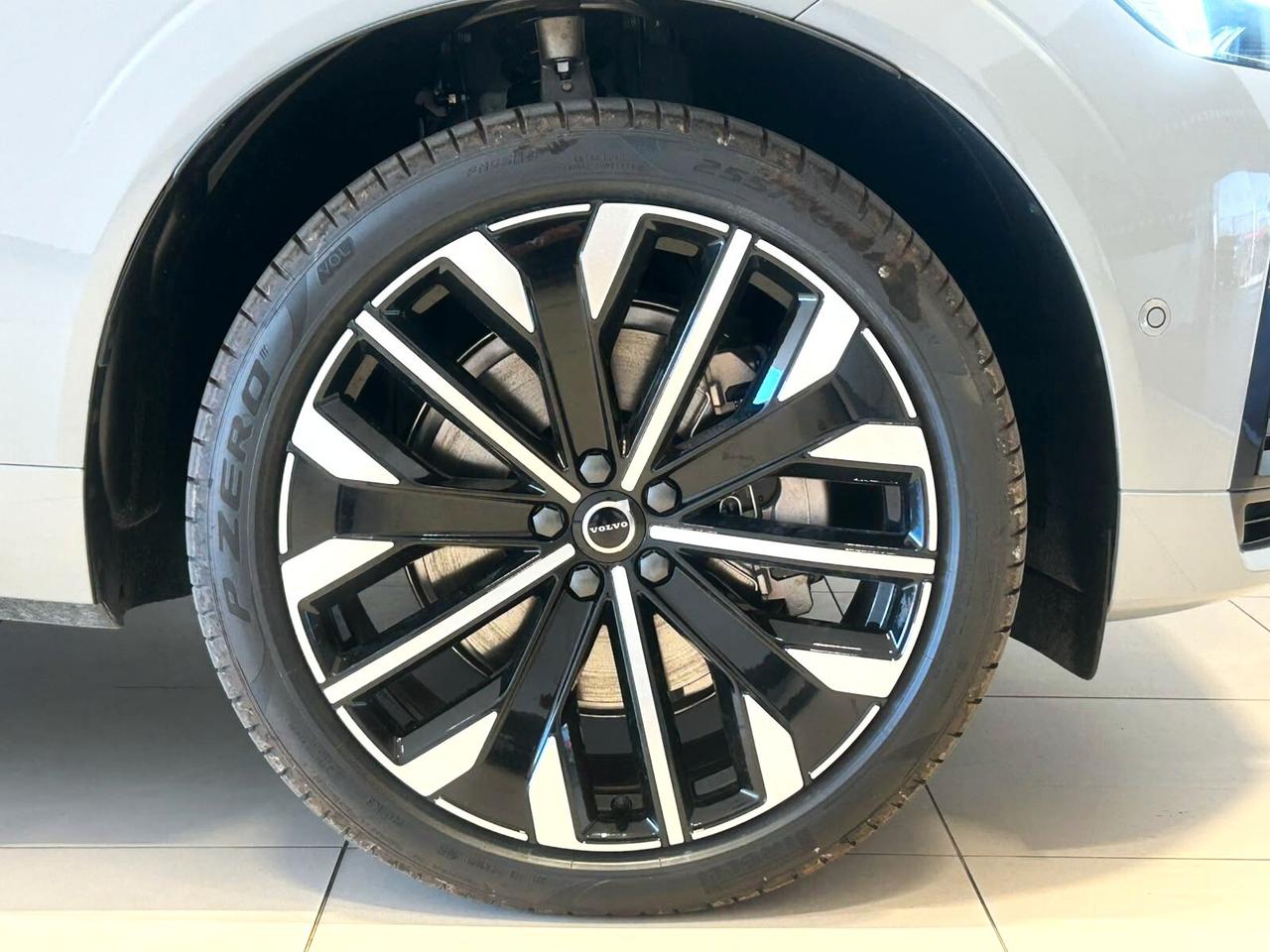 Volvo XC 60 T6 Plug-in hybrid AWD auto Ultra Dark