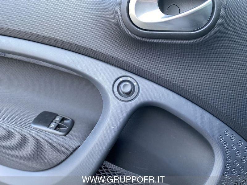 smart fortwo EQ Passion