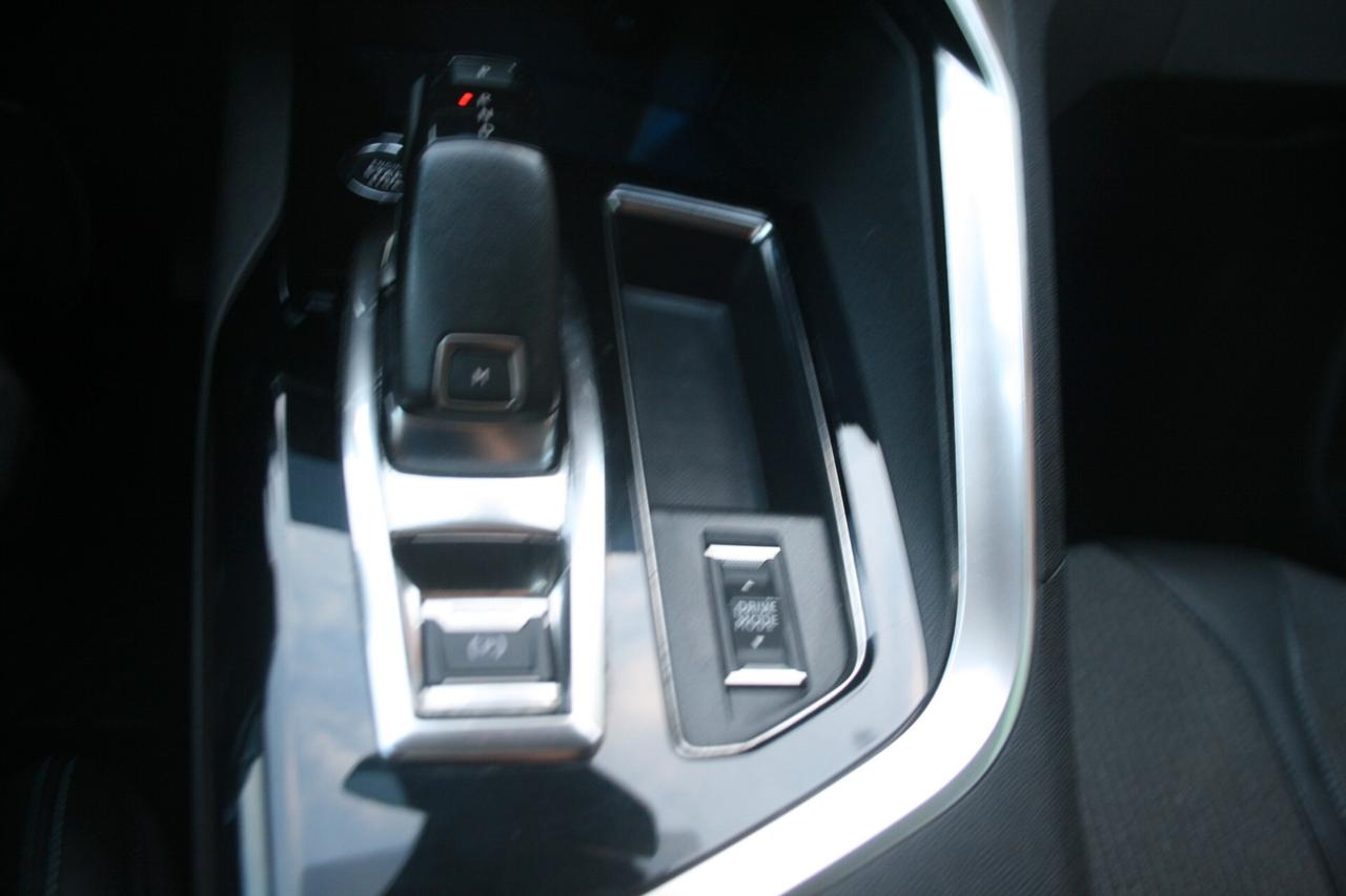 Peugeot 3008 BlueHDi 130 S&S EAT8 Allure